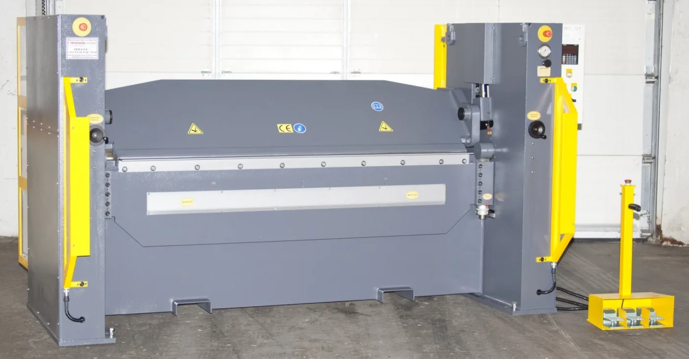 Hydraulische Schwenkbiegemaschine AMH 2025 - 1