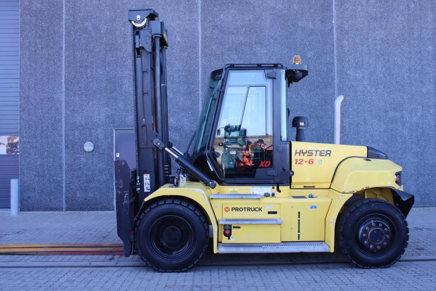 Hyster H12XD6 - 1