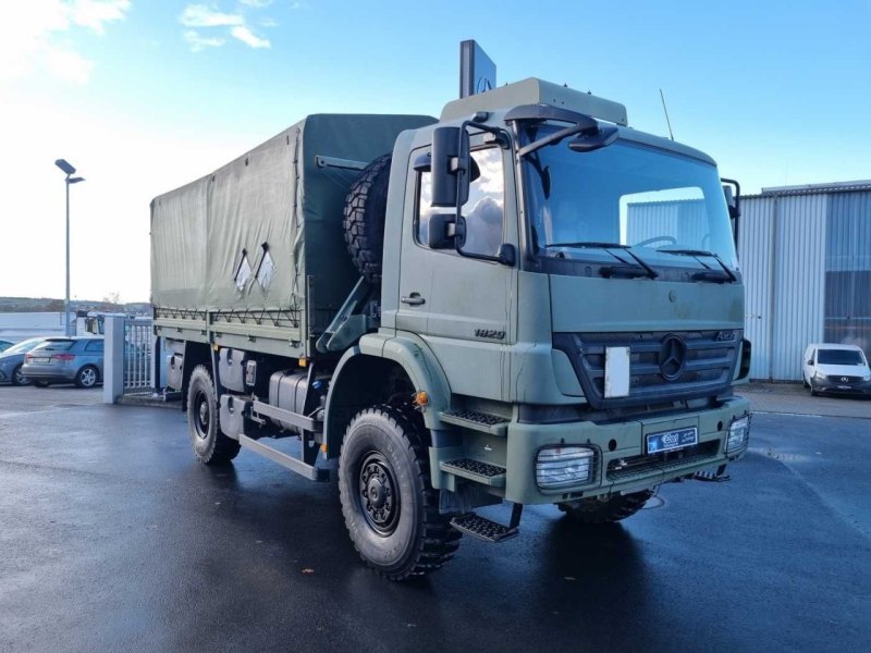 Mercedes Benz Axor 1829 A 4x4 Pritsche/Plane 3 Stück