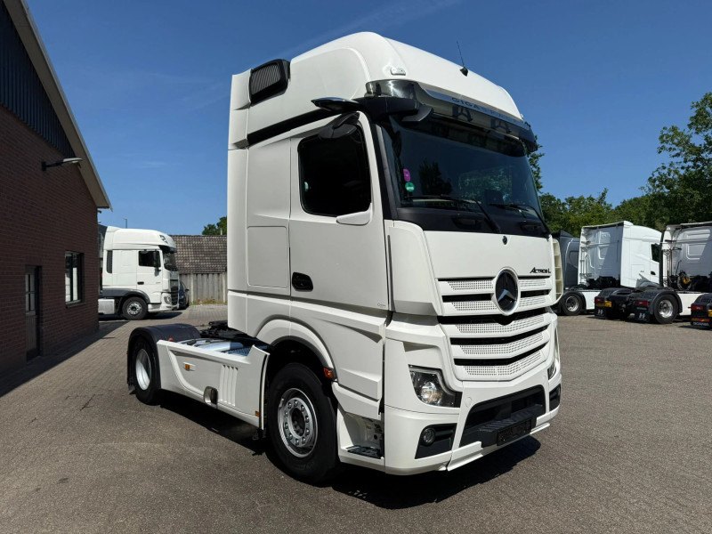 Mercedes-Benz Actros 1845 L Gigaspace 2x tank Standairco Smarttacho 2! 362,958KM