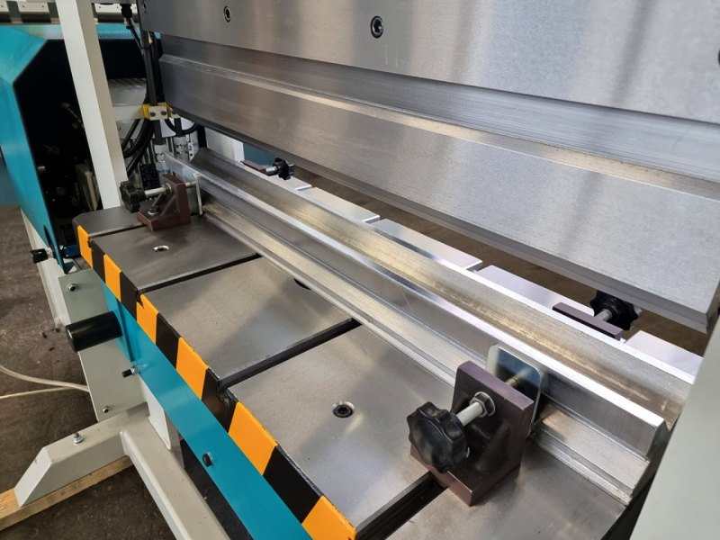 Werkstattpresse mit Abkantvorrichtung AP 1020/100