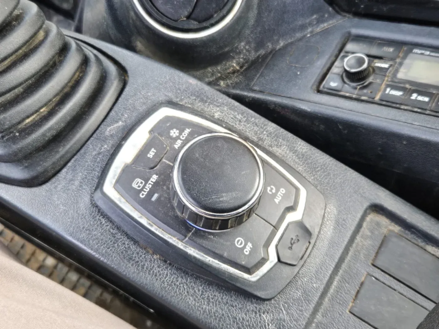 Hyundai - HX 220 L - 5