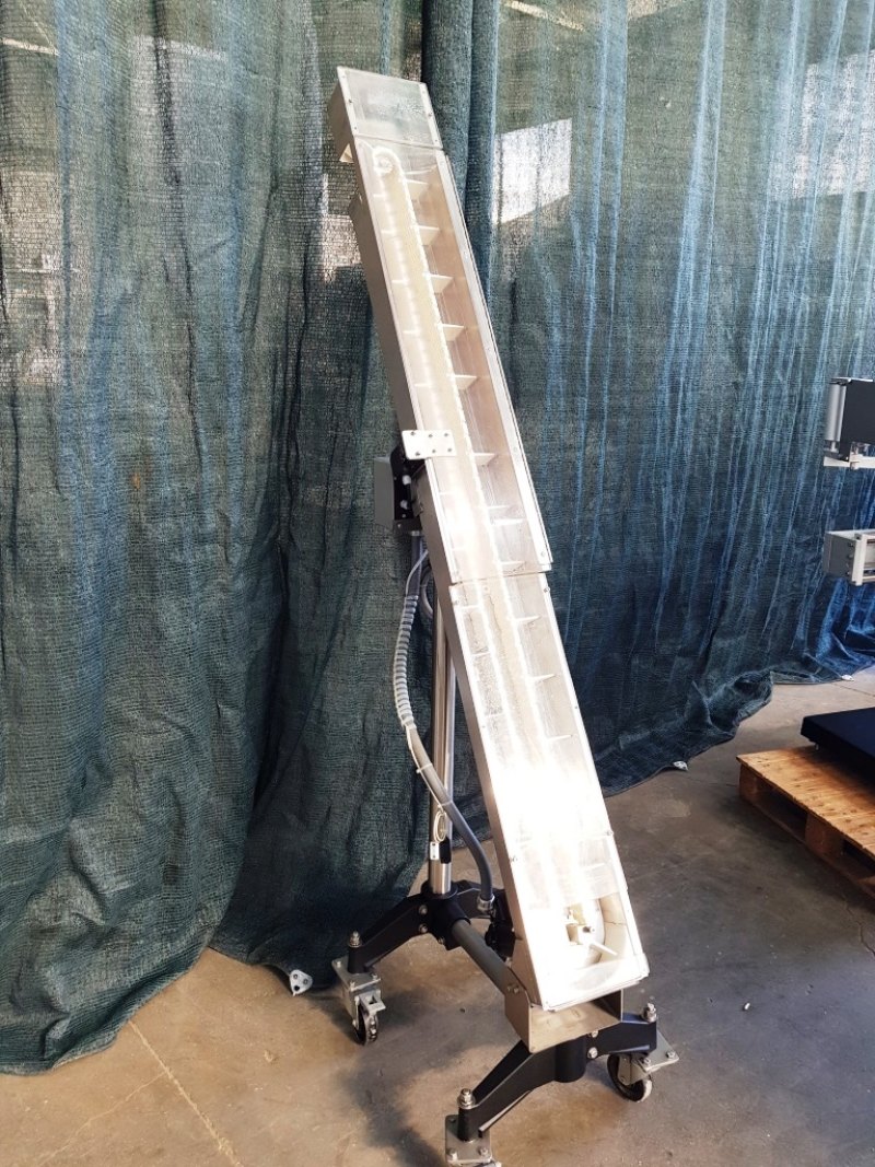 NASTRO ALIMENTATORE ELEVATORE CON VARIATORE DI VELOCITÀ