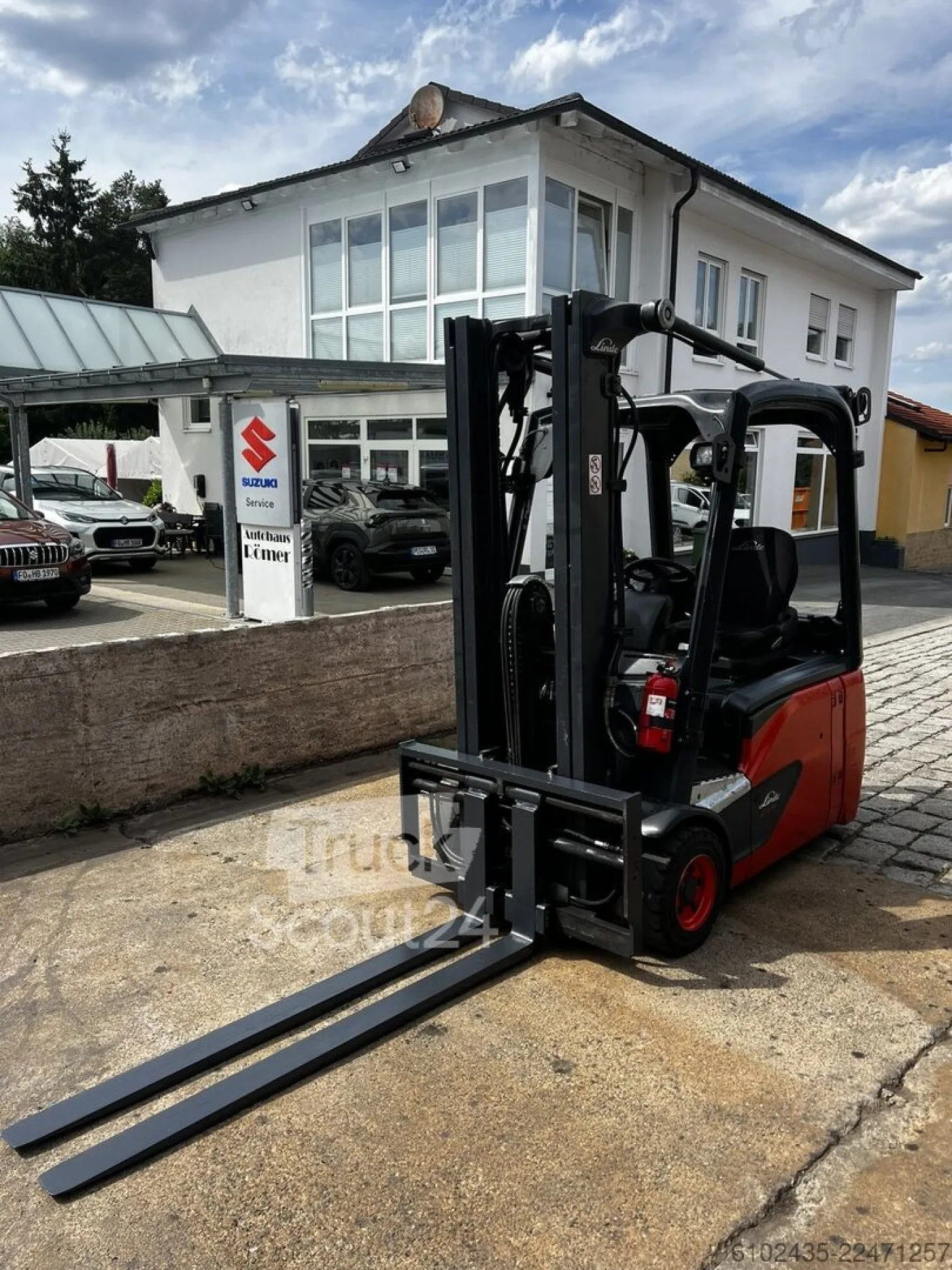 Linde Forklift - 1