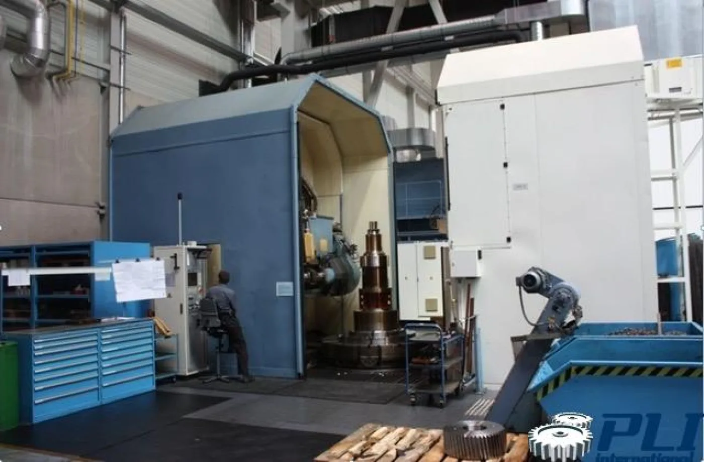 CNC Gear Hobbing Machine – LIEBHERR LC3002 - 1