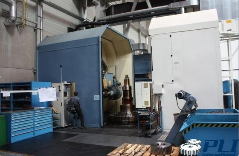 CNC Gear Hobbing Machine – LIEBHERR LC3002