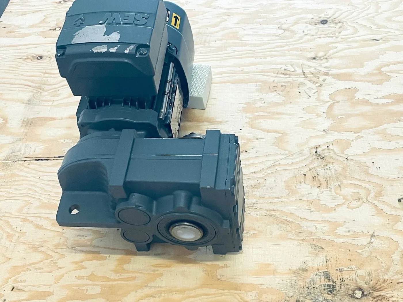 SEW-EURODRIVE Getriebemotor FH27/GDRS71S4BE05HR/ISU/TF - 4