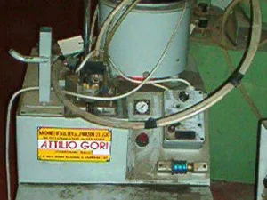 INSERITRICE DI SPINE BREMA