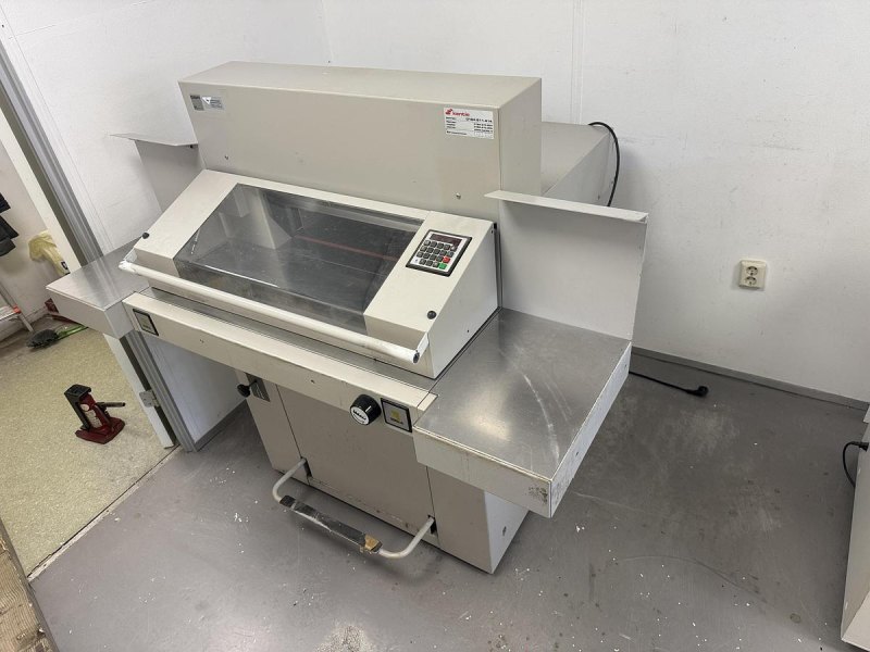 2000 EBA 550