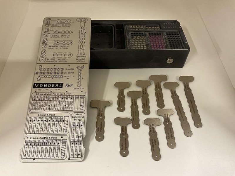 Surgical Instrument Set Volar Radius Locking Plate System (RVP) in Case MONDEAL 9356