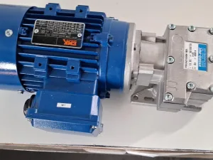 EMK KAE80A4-B14AEK Getriebemotor mit Hydro-Mec P302AS109DN Schneckengetriebe