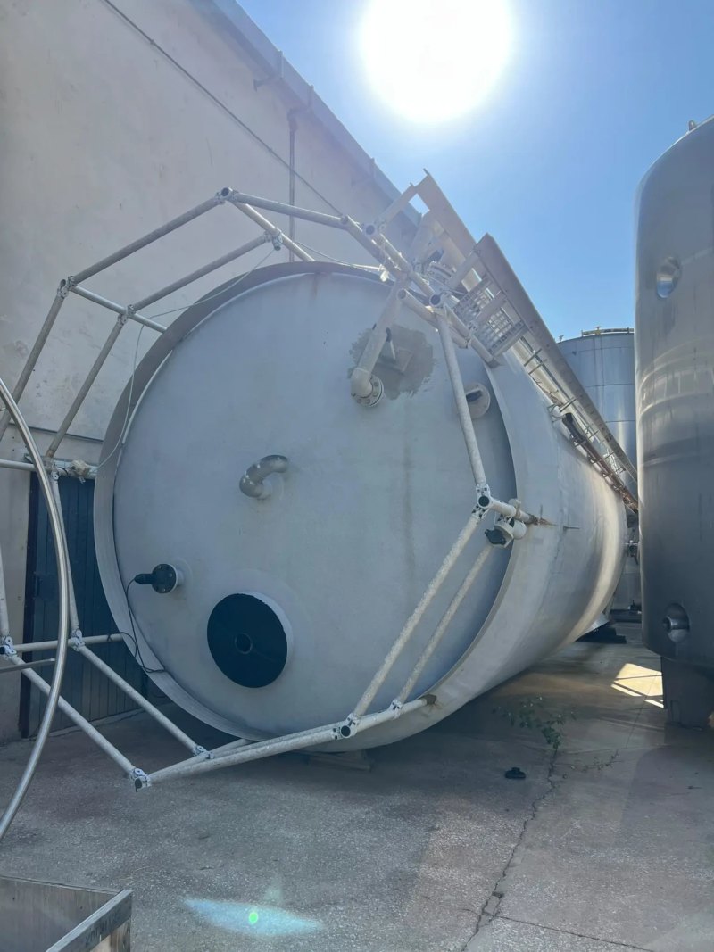 USED FIBREGLASS TANK