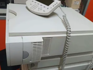 Agilent G1316A kolom compartiment met kolom schakelklep