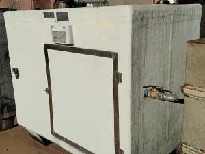Reservatório de fibra com sistema de bombagem