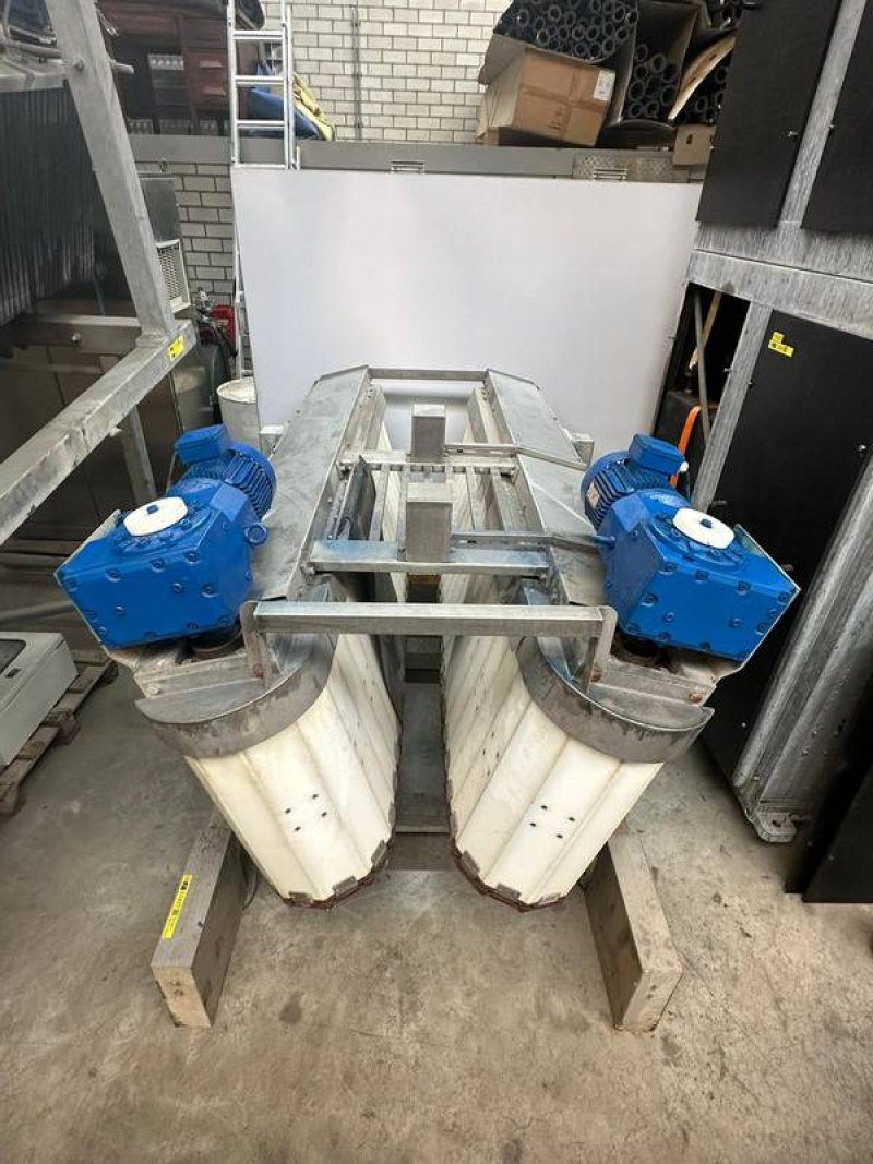 Restrainer with weighing function