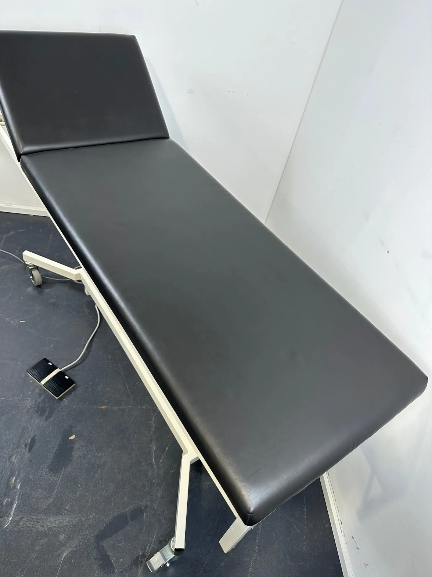 OP-Liege Eron HG-89 E Höhenverstellbar mit Fußschalter - 4