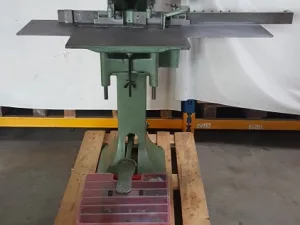 Papierbohrmaschine Hang 106 DT