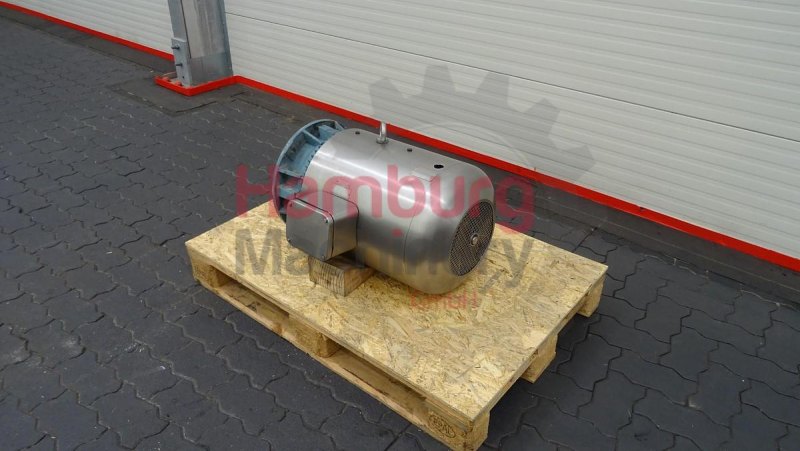 Motor with stainless steel motor cover - Loher GmbH - 30 kW - GEA Westfalia SAMM 20006