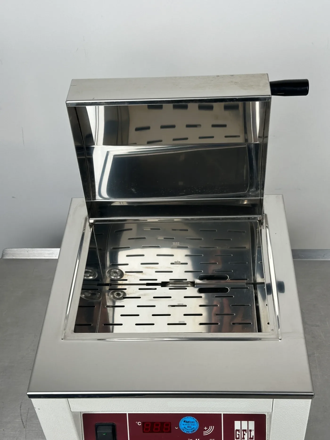 GFL 1002 Labor-Wasserbad – 1,0 kW – Edelstahl – digital geregelt - 4
