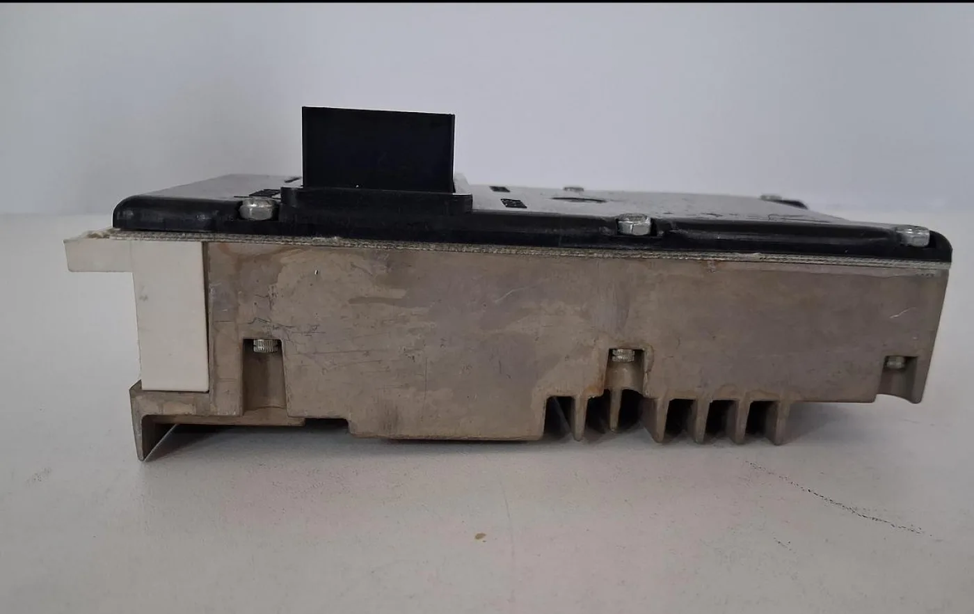 Gould Modicon B554 Output Module - 2