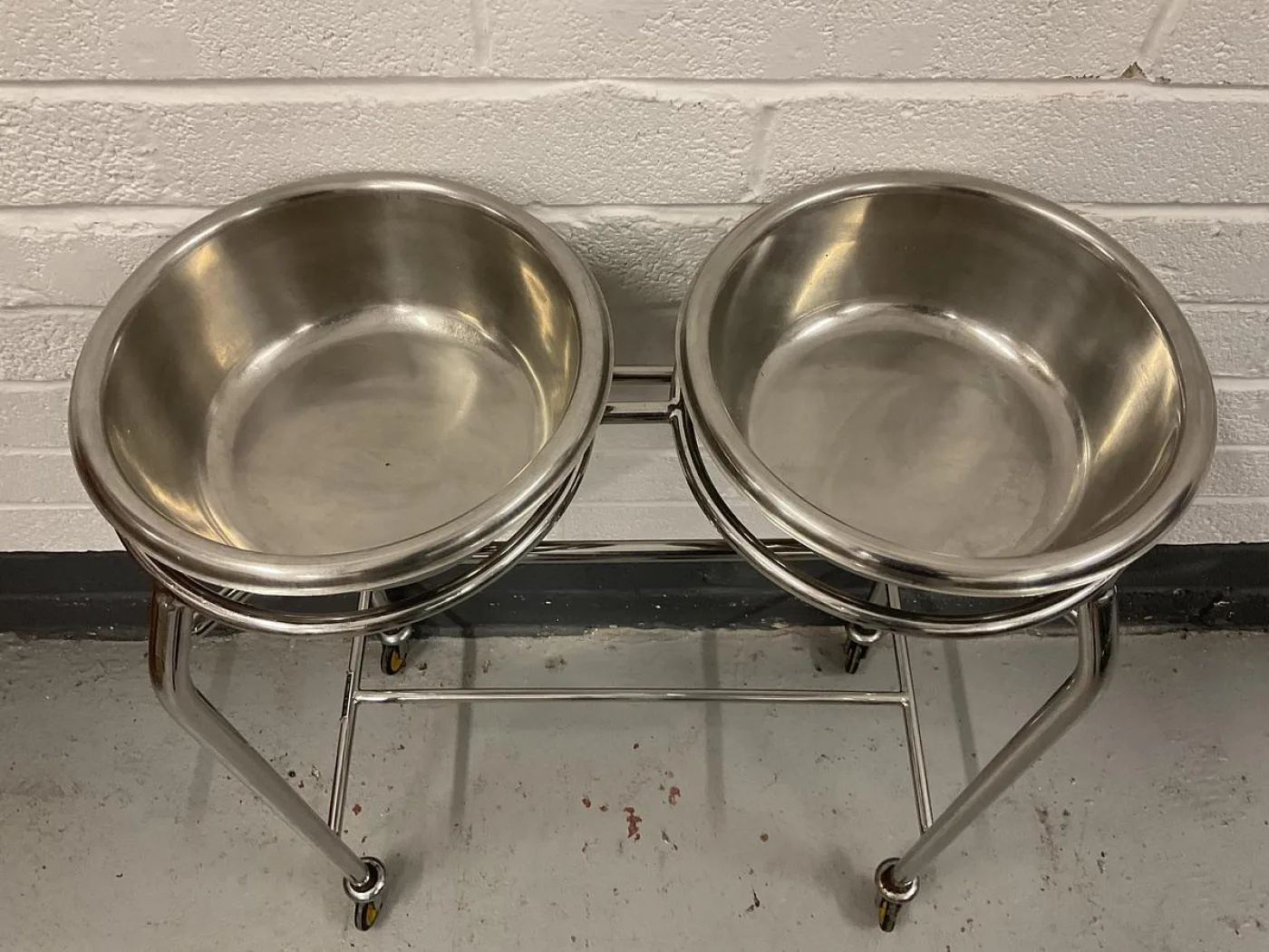AC Daniels Double Bowl Stand - 3