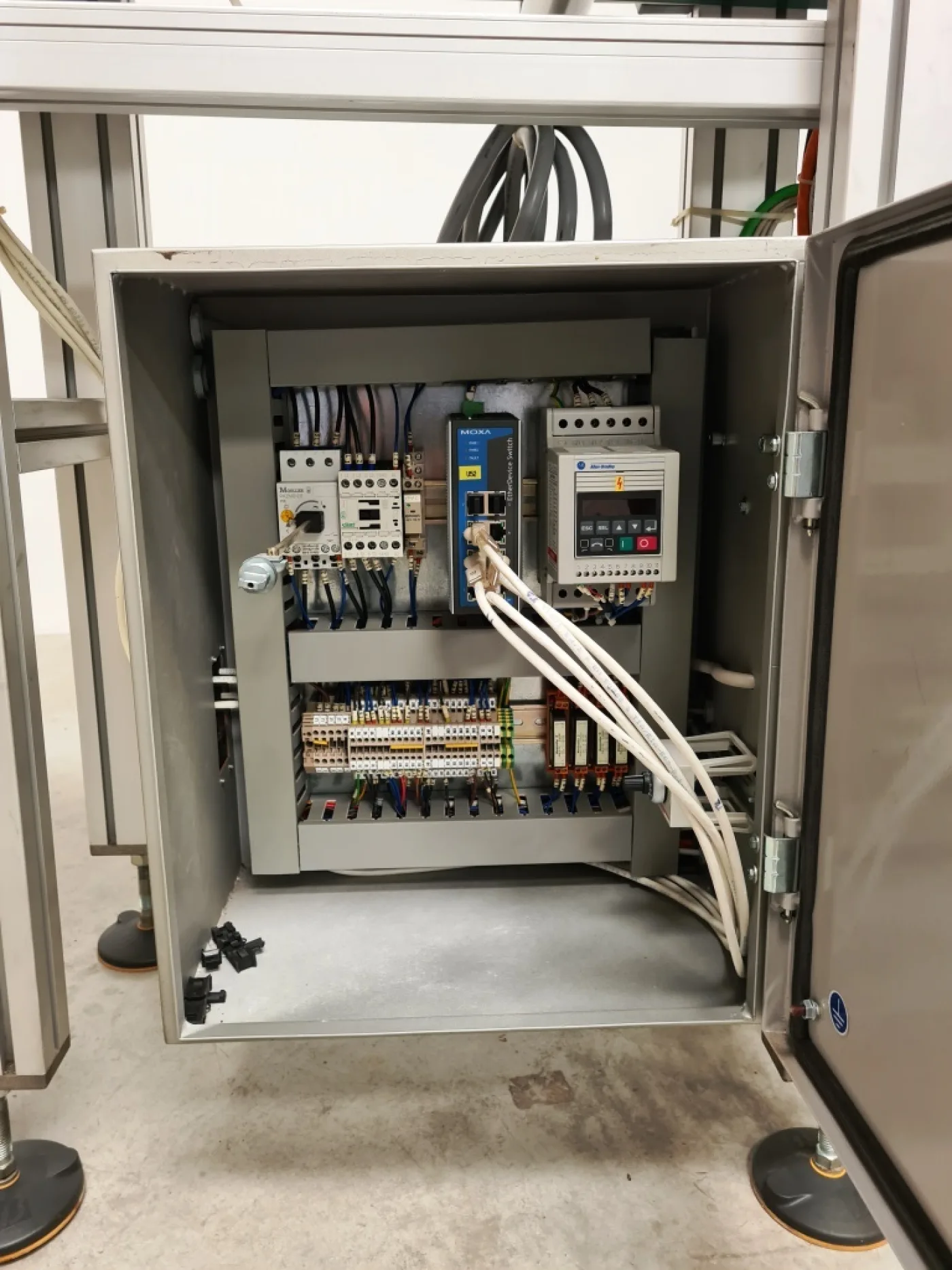 ETICHETTATRICE CON STAMPANTE E NASTRO TRASPORTATORE – IRPLAST – MOD. PA 180 COMPACT - 7