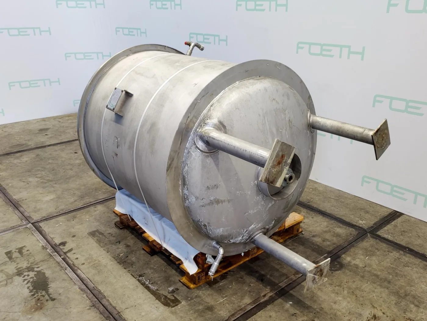 Detombay 1100Ltr. - Vertical tank - 6