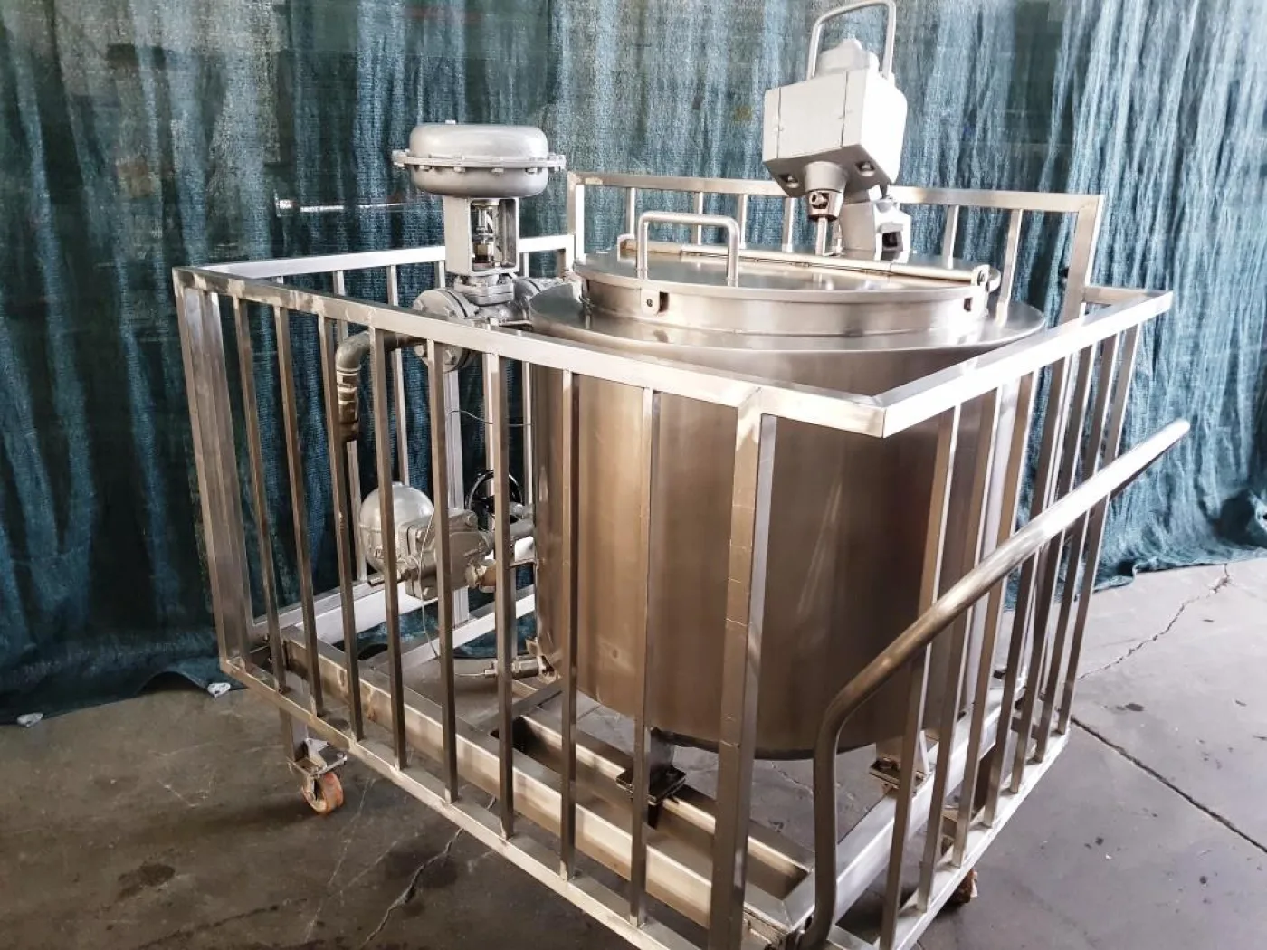 SERBATOIO CARRELLATO INCAMICIATO – TERMOINDUSTRIALE – MOD. 300 L - 1