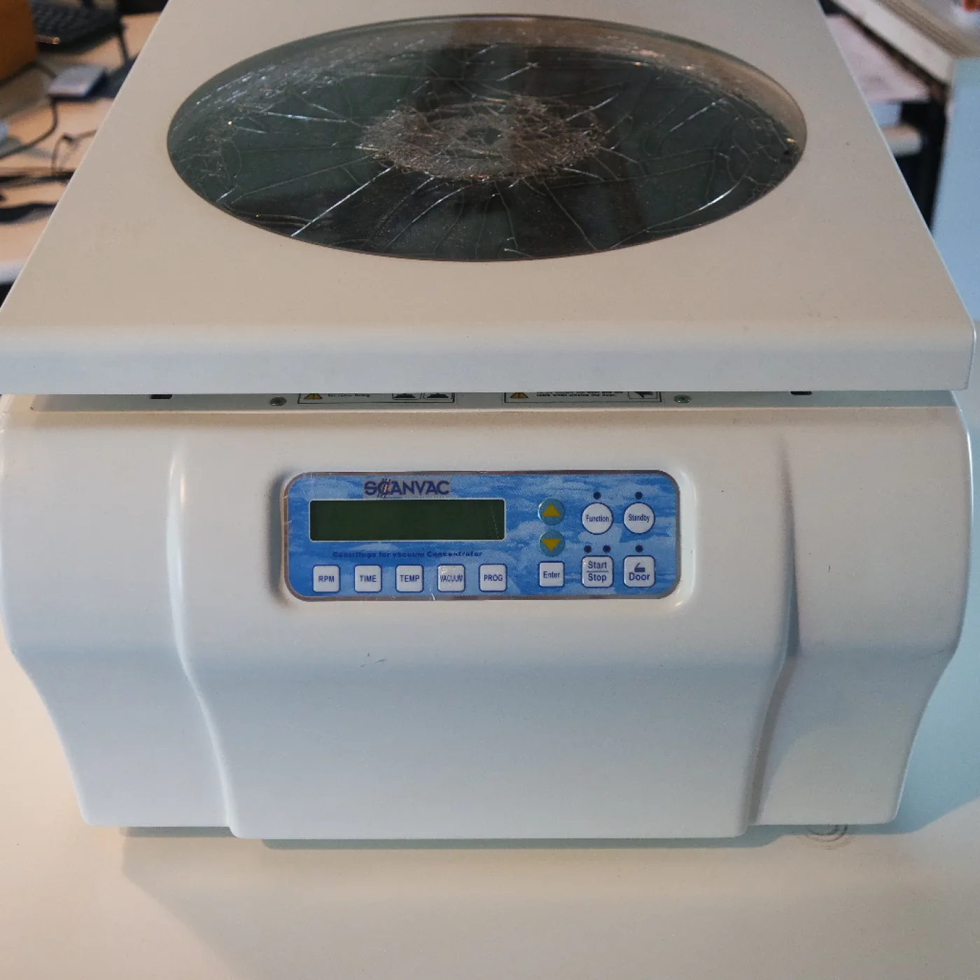 Used laboratory vacuum centrifuge, ScanVac Scanspeed 40 - 1
