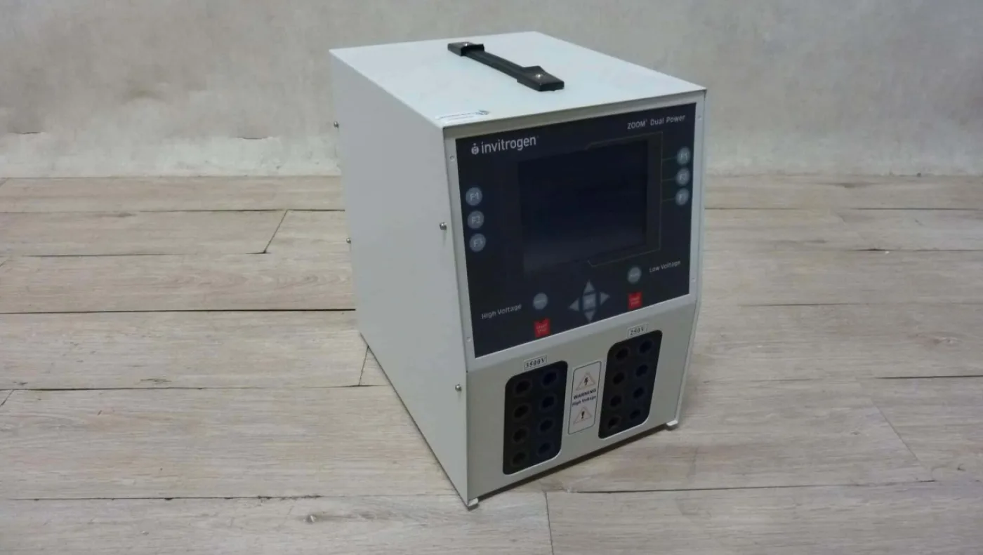 Invitrogen ZP10002 ZOOM Dual Power Supply - 1