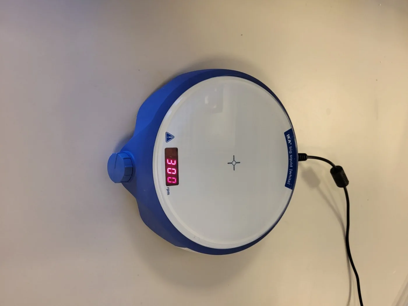 2451 - Used IKA Big Squid magnetic stirrer - 1