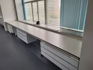 1909 – Used S+B Laboratory wall table (550 cm)