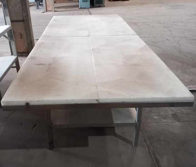 Mesa de inox para produtos alimentares 3X1,2 metros