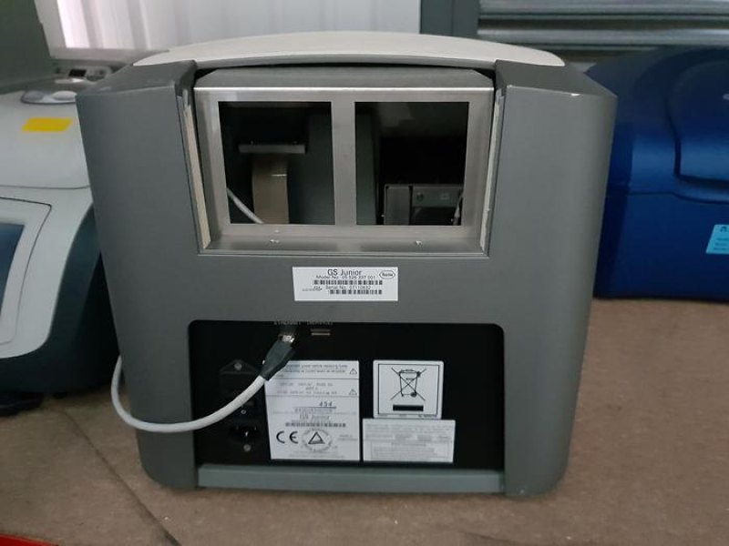 Roche GS Junior Sequencer