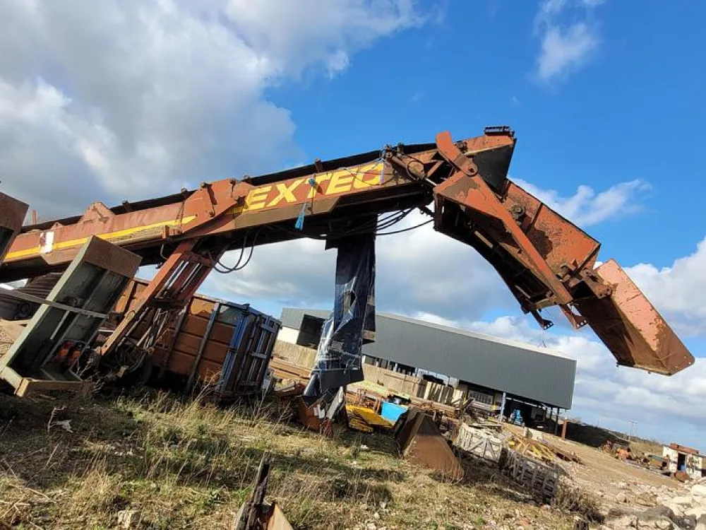 Extec Stacking Conveyor and Screener