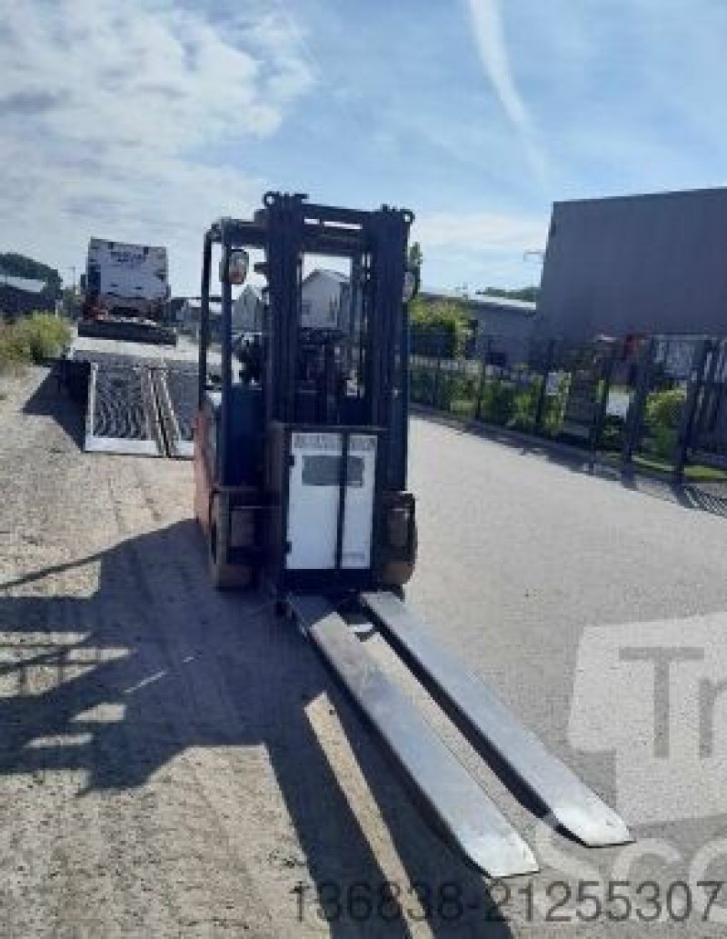 Toyota traigo 8FBMKT25