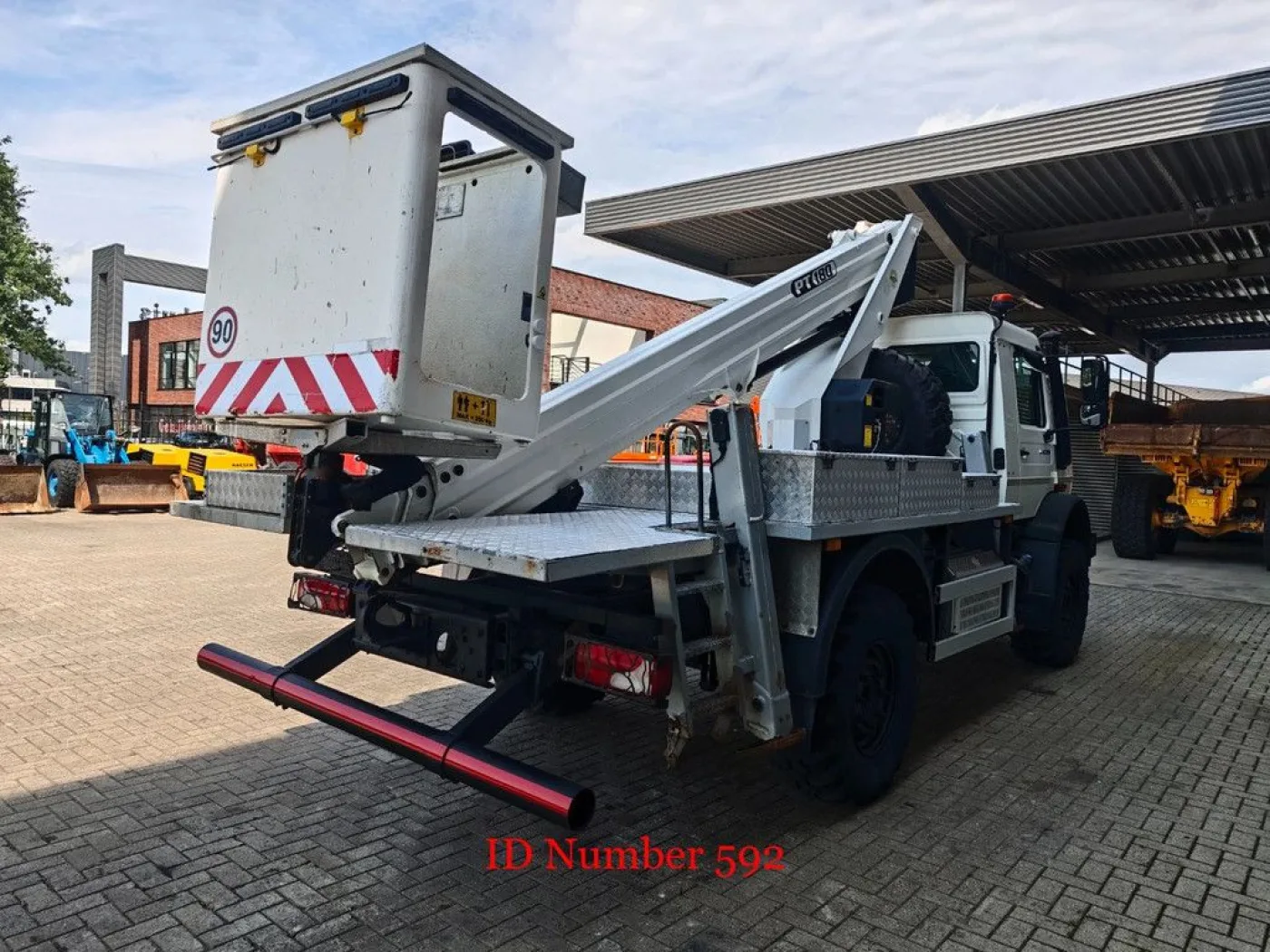 Unimog U4023 4x4 Isoli PT180 Winch! - 6
