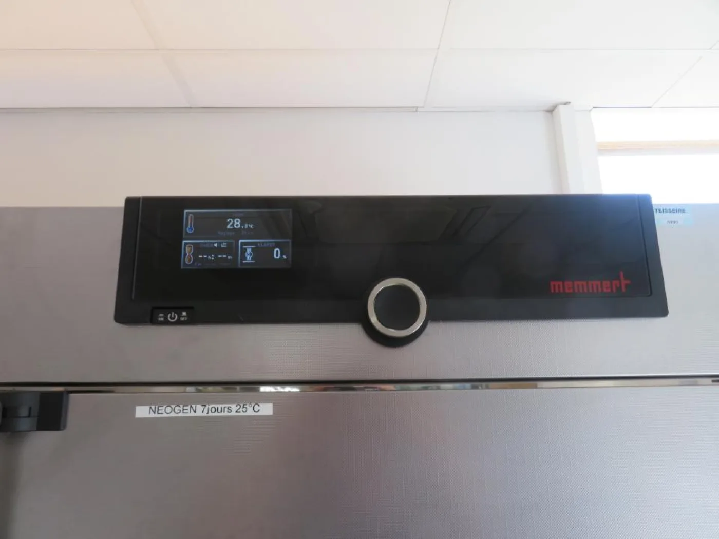 Memmert GmbH and Co. KG Memmert GmbH and Co. KG IN260 Laboratory Incubator- R and D - 5