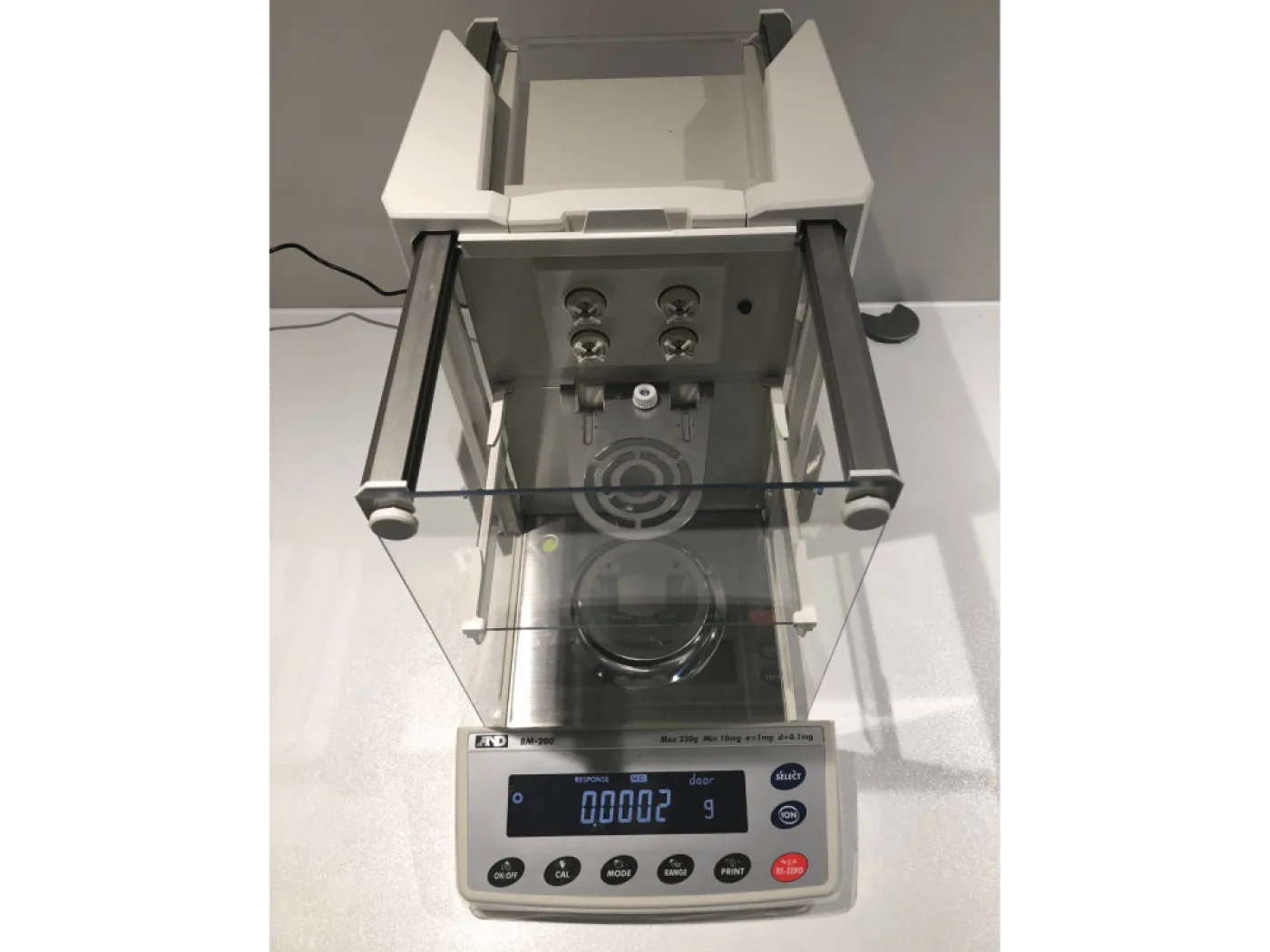 A&D BM-200 Series Analytical 4-Place Balance - 3