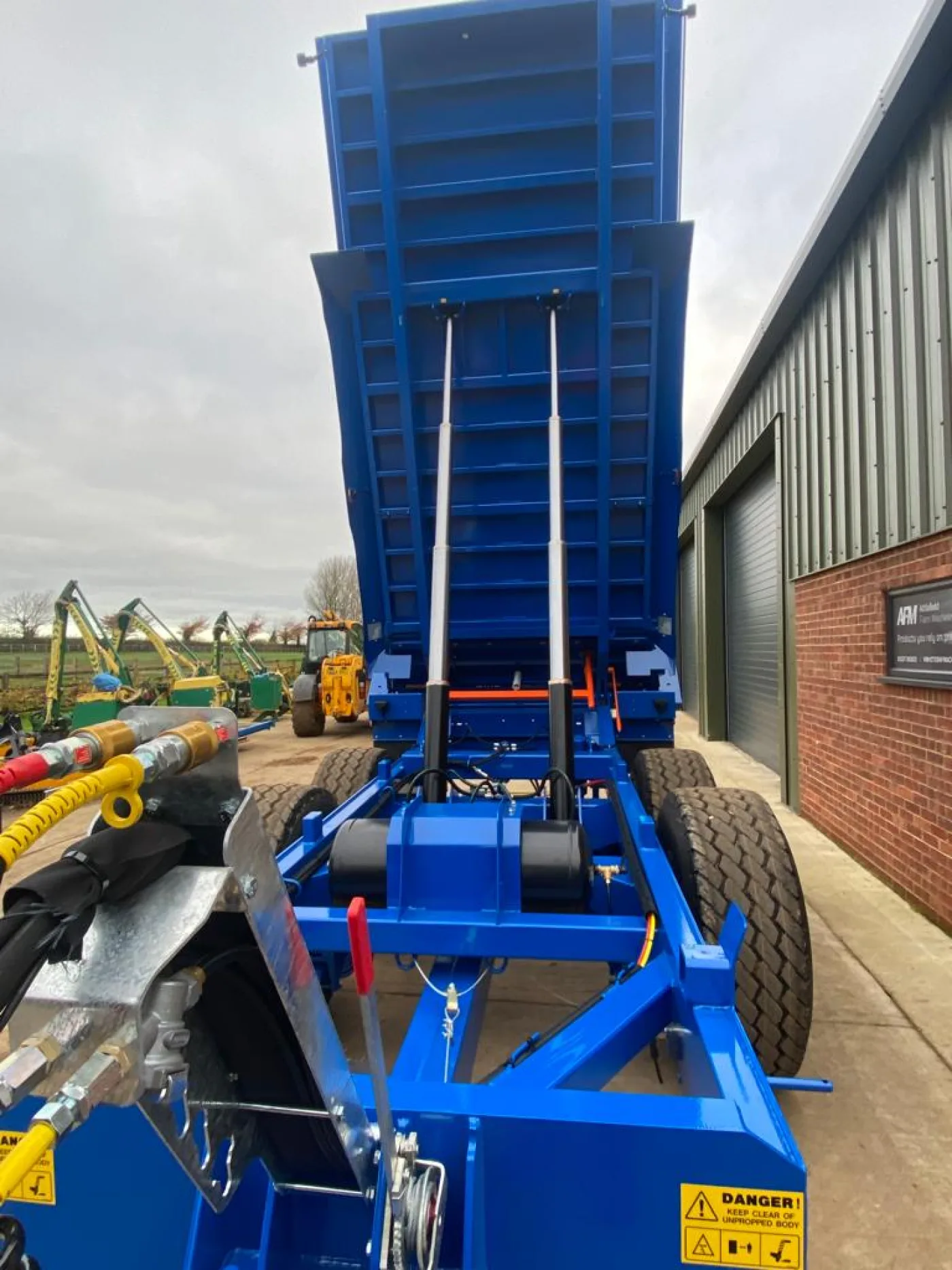 NC Trailer DT320 (Power Tilt 300 Range) - 7