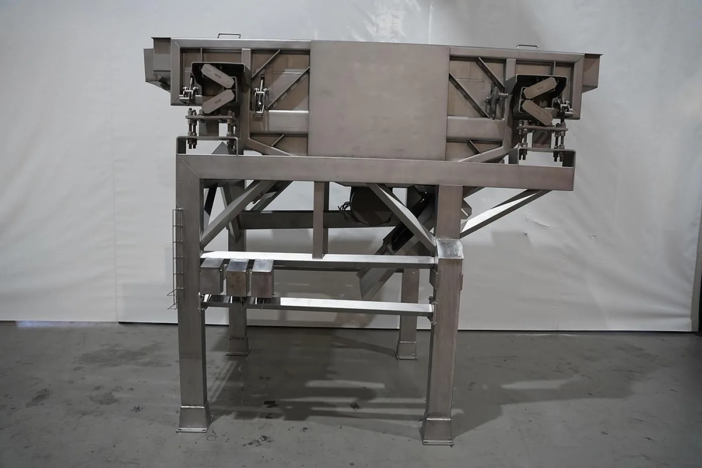 NN RVS triller - 1