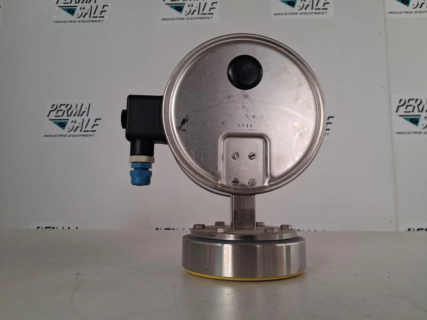 WIKA 831.1 Pressure Gauge DN 25 with Pressure Switch - 6