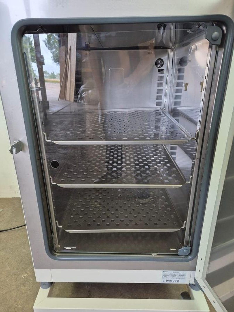 Thermo Scientific Heratherm IMH180 Incubator