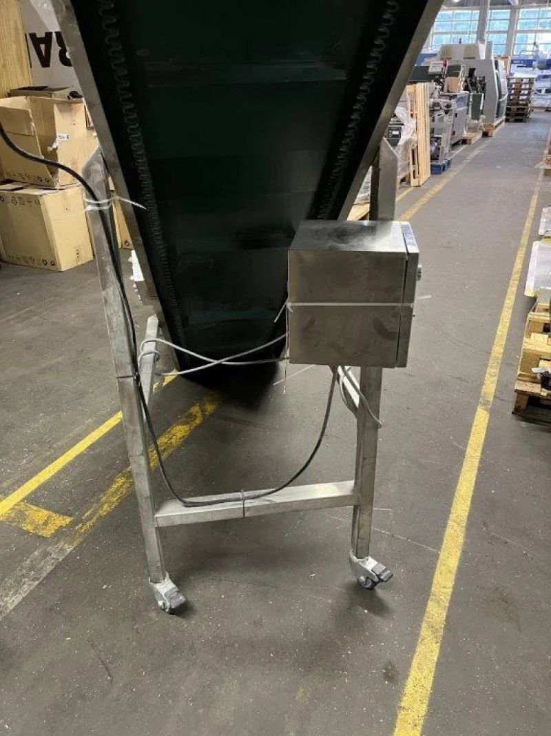 Waste conveyor