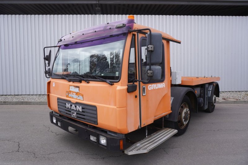 Schlepper MAN 10.220 4X4 BB L2000 (2006)
