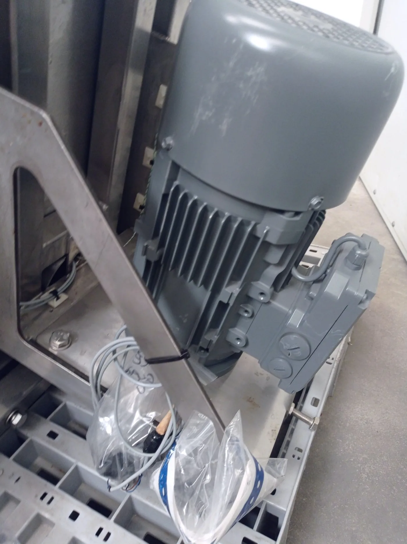 MULINO GRANULATORE CONICO – GEA AEROMATIC FIELDER – MOD. NPS WET MILL - 6