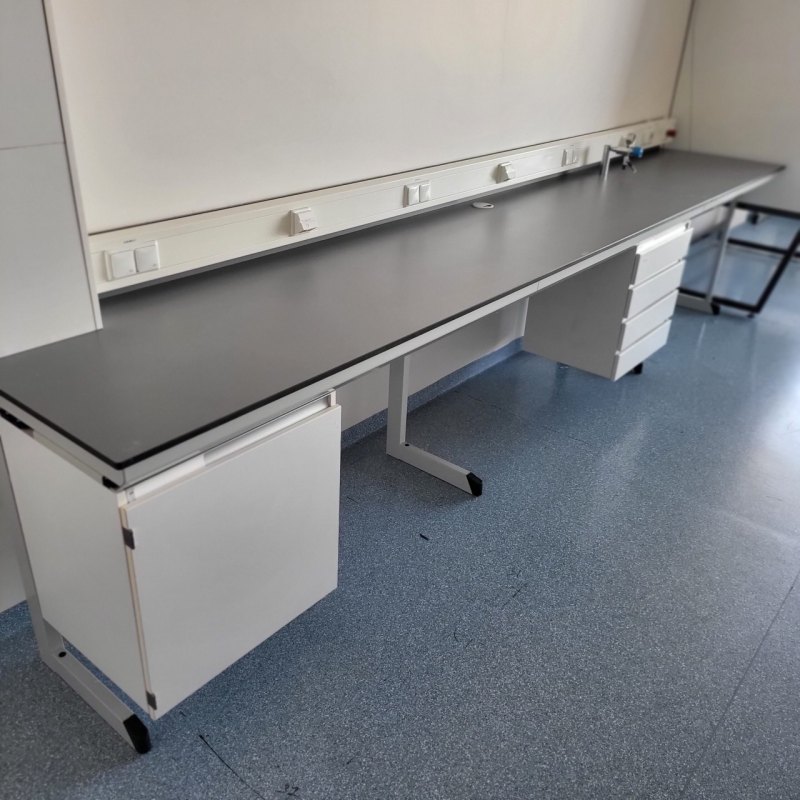 2040 - Used S+B Laboratory wall table (423 cm)