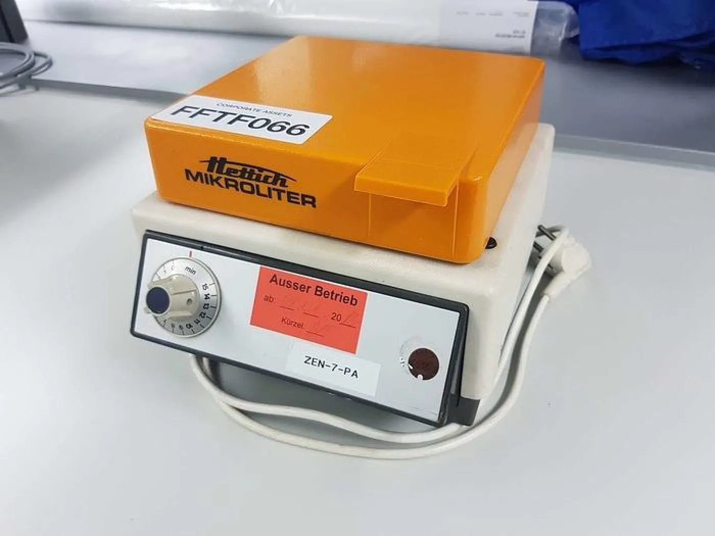 HETTICH MIKROLITER 2020 Centrifuge - 5