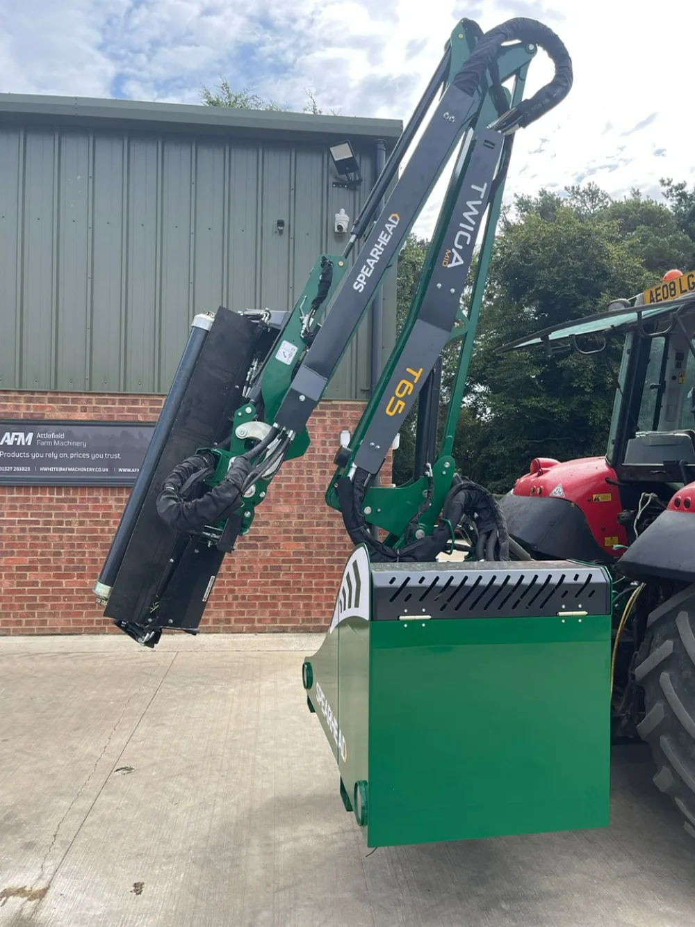 Spearhead Twiga T65 Mid with minipilot controls
