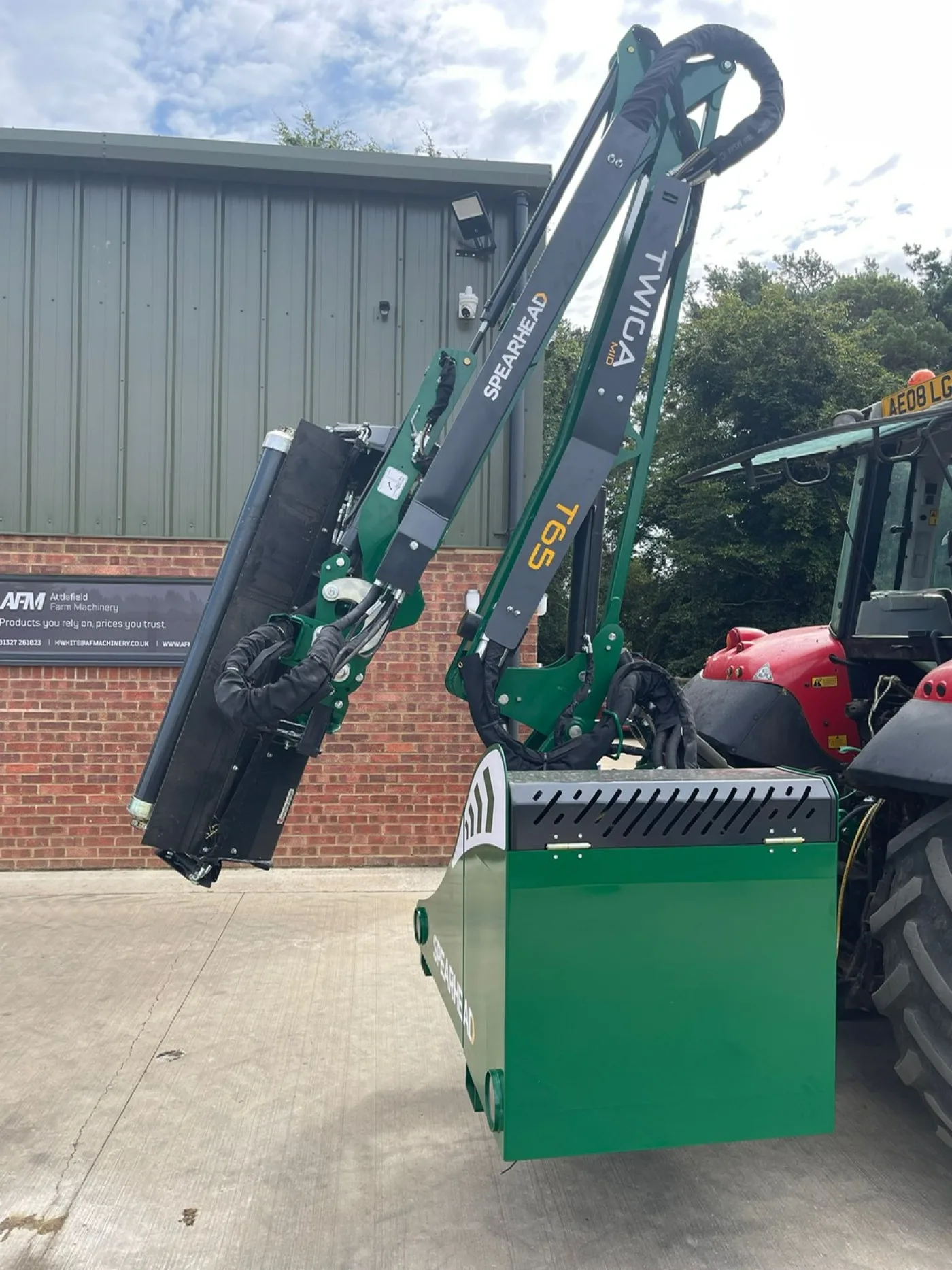 Spearhead Twiga T65 Mid with minipilot controls - 1